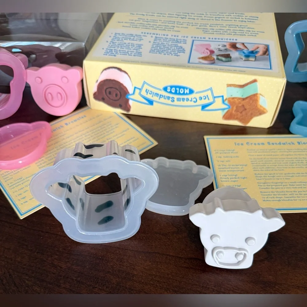 Williams Sonoma Ice Cream Sandwich Molds Cookie Cutters Cow Star Pig